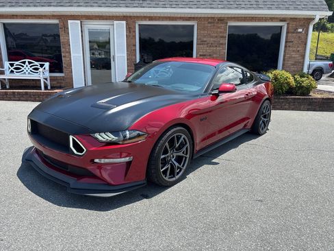 Used 2019 Ford Mustang GT Premium w/ Performance Package - Level 2 RWD image 4