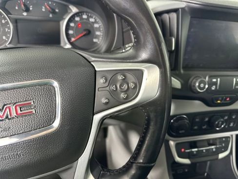 Used 2022 GMC Terrain SLT image 16