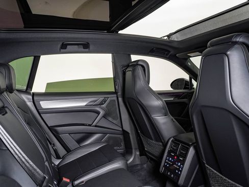 New 2026 Porsche Cayenne Electric AWD/4WD image 16