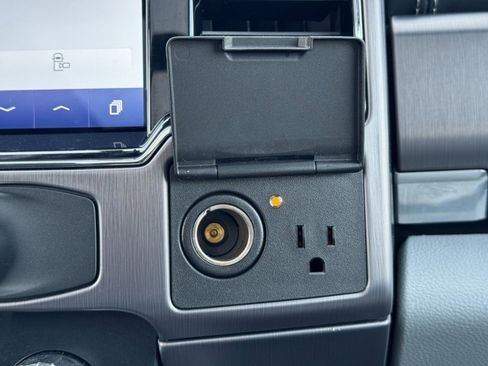 Used 2022 Ford F450 Limited w/ FX4 Off-Road Package image 31