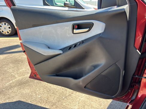Used 2019 Toyota Yaris L FWD image 6