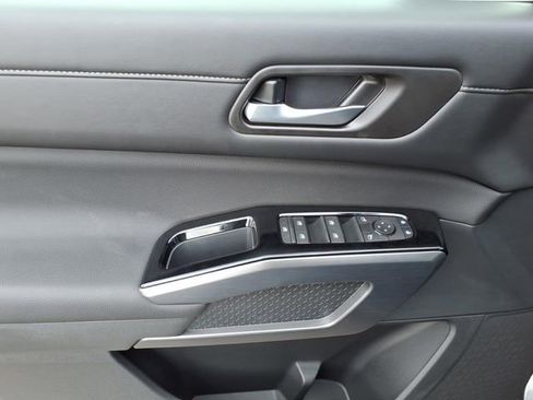 New 2026 Nissan Pathfinder SL image 5