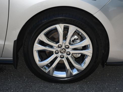 Certified 2023 Toyota Sienna Platinum FWD image 25