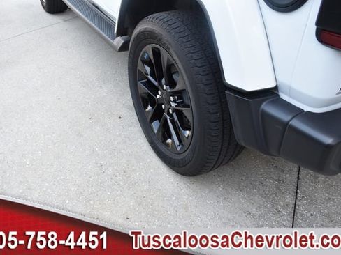 Used 2023 Jeep Wrangler Unlimited Sahara w/ Cold Weather Group AWD/4WD image 17