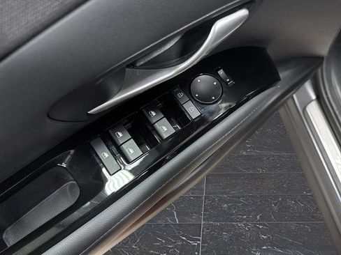 Used 2025 Hyundai Tucson Limited image 31