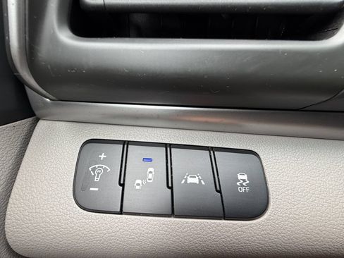 Used 2020 Hyundai Elantra SEL FWD image 27