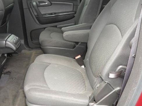 Used 2011 Chevrolet Traverse LT w/ Personal Connectivity Package FWD image 16