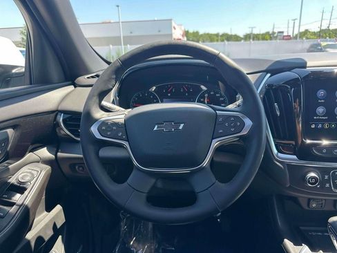 Used 2023 Chevrolet Traverse RS w/ LPO, Floor Liner Package AWD/4WD image 15