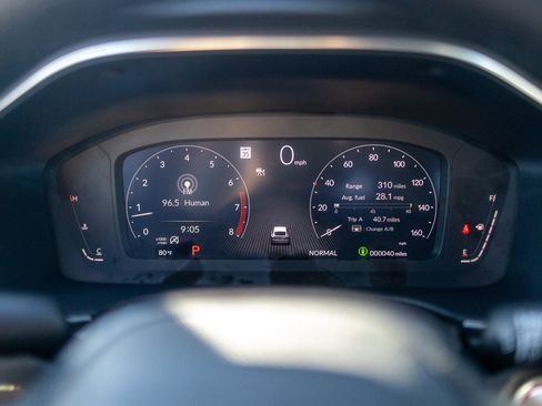 New 2025 Acura Integra image 25