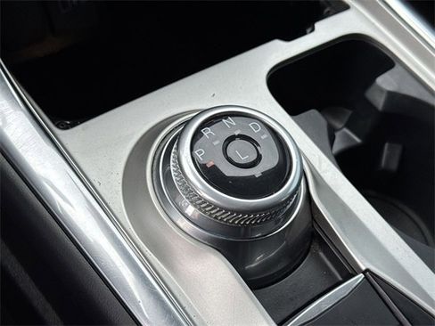 Used 2022 Ford Explorer XLT w/ Equipment Group 202A image 14