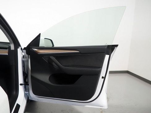 Used 2023 Tesla Model Y Long Range AWD/4WD image 51