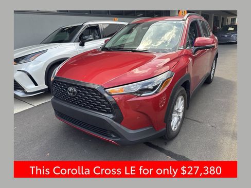 Used 2024 Toyota Corolla Cross LE w/ Moonroof Package FWD image 1