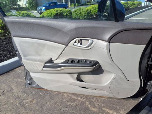 Used 2012 Honda Civic LX image 18