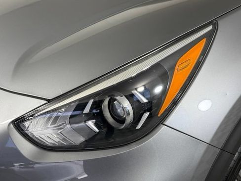 Used 2022 Kia Niro LXS FWD image 10