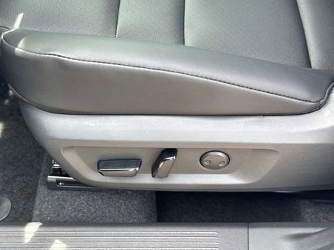 New 2026 Nissan Rogue SV FWD image 25