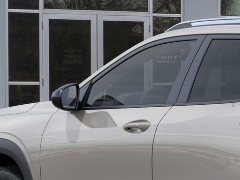 New 2026 Chevrolet Trax ACTIV w/ Sunroof Package FWD image 18