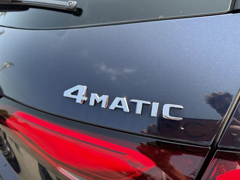 Used 2023 Mercedes-Benz GLC 300 4MATIC image 8