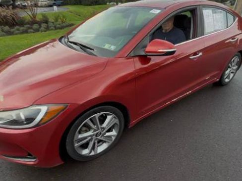 Used 2017 Hyundai Elantra Limited w/ Limited Tech Package 08 FWD image 2