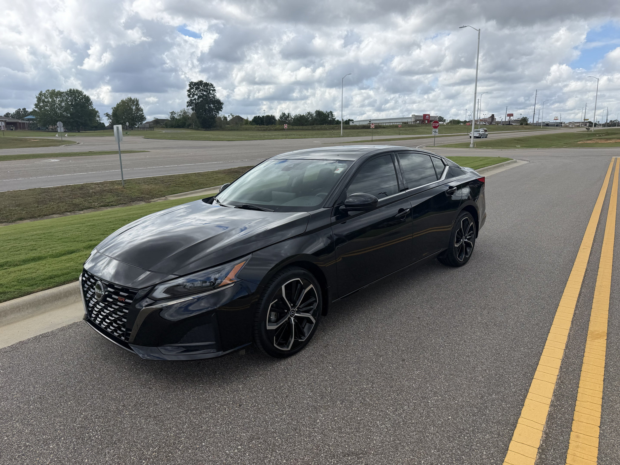 Used 2023 Nissan Altima 2.5 SR w/ SR Premium Package AWD/4WD image 17