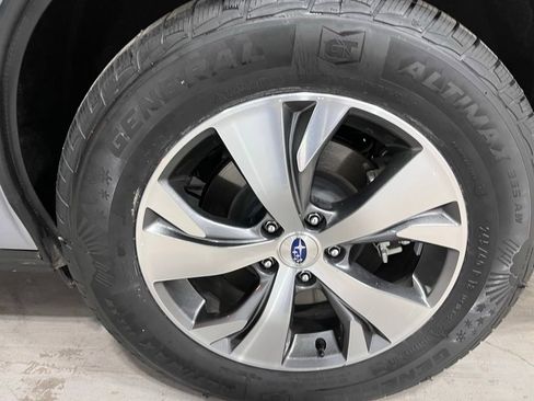 Used 2023 Subaru Ascent Premium w/ Convenience Package AWD/4WD image 20