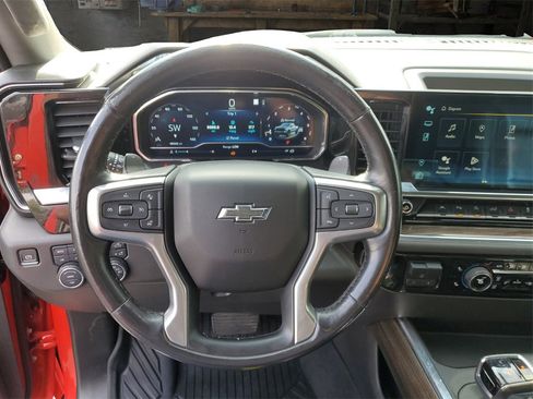 Used 2022 Chevrolet Silverado 1500 LT Trail Boss w/ LT Trail Boss Premium Package image 17