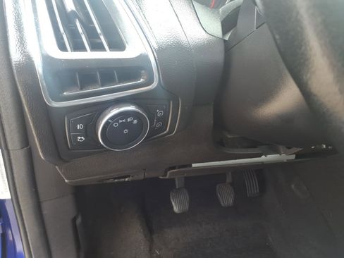 Used 2013 Ford Focus Titanium w/ Titanium Handling Pkg FWD image 3