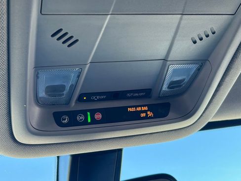 Used 2021 GMC Acadia SLE image 20