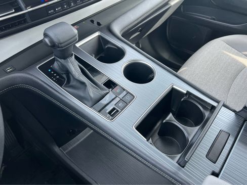 Used 2025 Toyota Sienna LE image 36