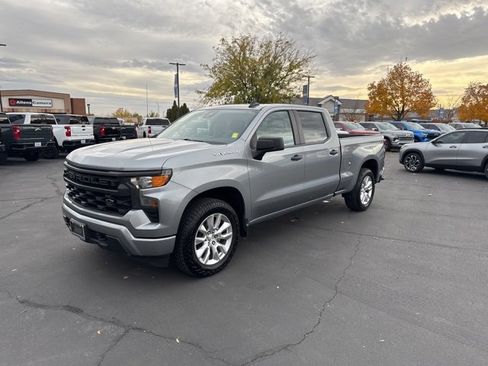 Used 2024 Chevrolet Silverado 1500 Custom image 3