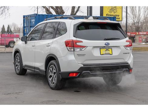 Used 2019 Subaru Forester Premium image 5