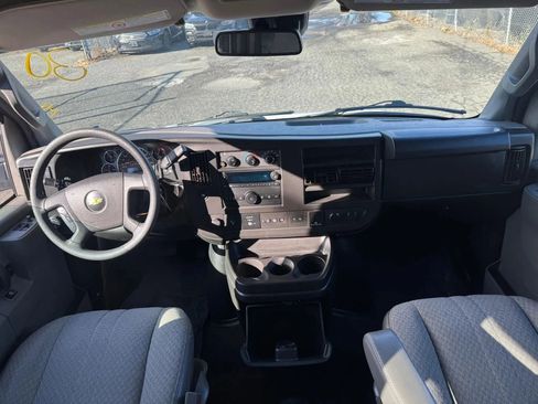 Used 2020 Chevrolet Express 3500 LT w/ LT Preferred Equipment Group image 16