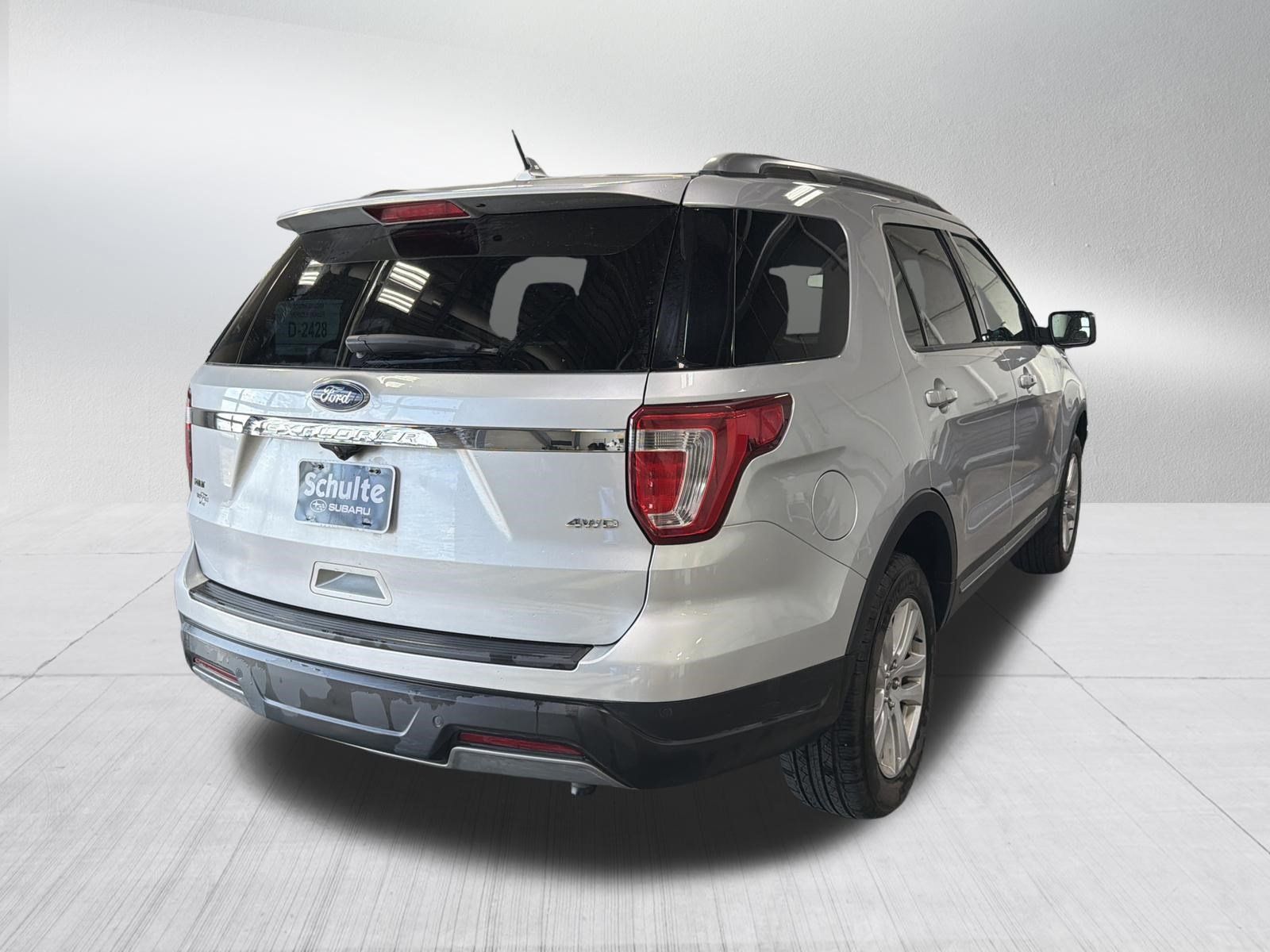 Used 2019 Ford Explorer XLT w/ Equipment Group 202A AWD/4WD image 7