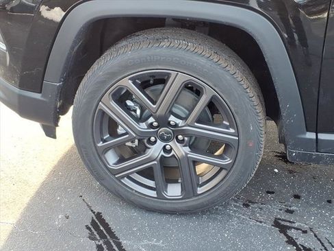 New 2026 Jeep Compass Latitude image 20