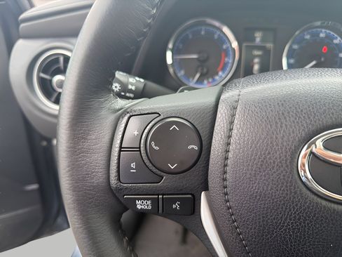 Used 2018 Toyota Corolla SE w/ SE Premium Package FWD image 14