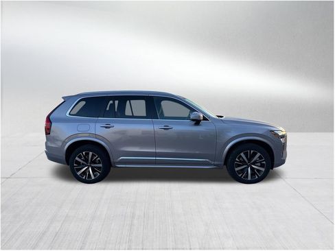 New 2026 Volvo XC90 T8 Core image 4