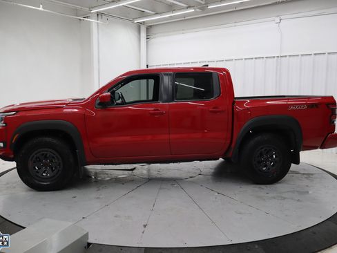 Used 2025 Nissan Frontier PRO-4X w/ Pro Convenience Package AWD/4WD image 9