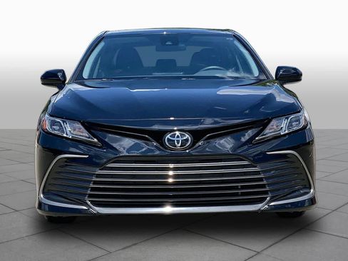Used 2023 Toyota Camry LE FWD image 4