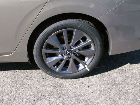 New 2026 Nissan Sentra SL w/ Floor Mat Package FWD image 9