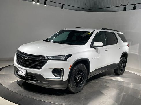 Used 2023 Chevrolet Traverse LT w/ Midnight/Sport Edition image 8