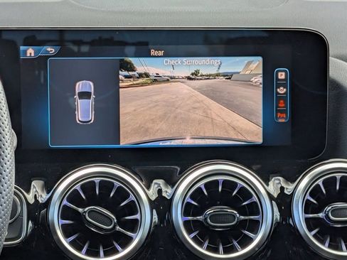 Used 2024 Mercedes-Benz GLA 35 AMG 4MATIC image 12