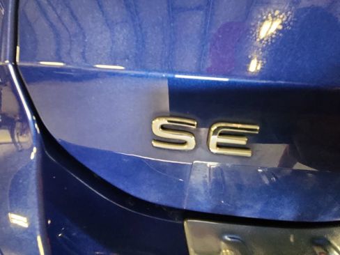 Used 2022 Volkswagen Taos SE AWD/4WD image 38