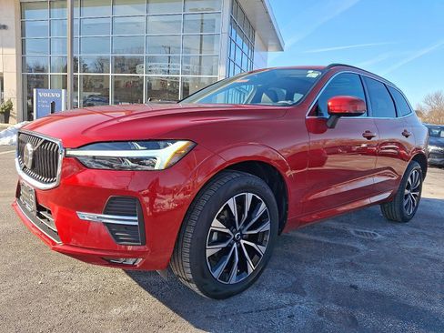 Certified 2023 Volvo XC60 B5 Core w/ Climate Package image 3