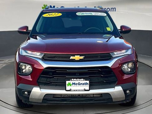 Used 2022 Chevrolet TrailBlazer LT w/ Convenience Package FWD image 2