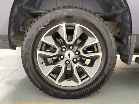 Used 2022 Chevrolet Silverado 1500 RST w/ Z71 Off-Road Package AWD/4WD image 10