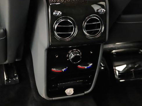 Used 2024 Rolls-Royce Cullinan w/ Cullinan Package AWD/4WD image 21