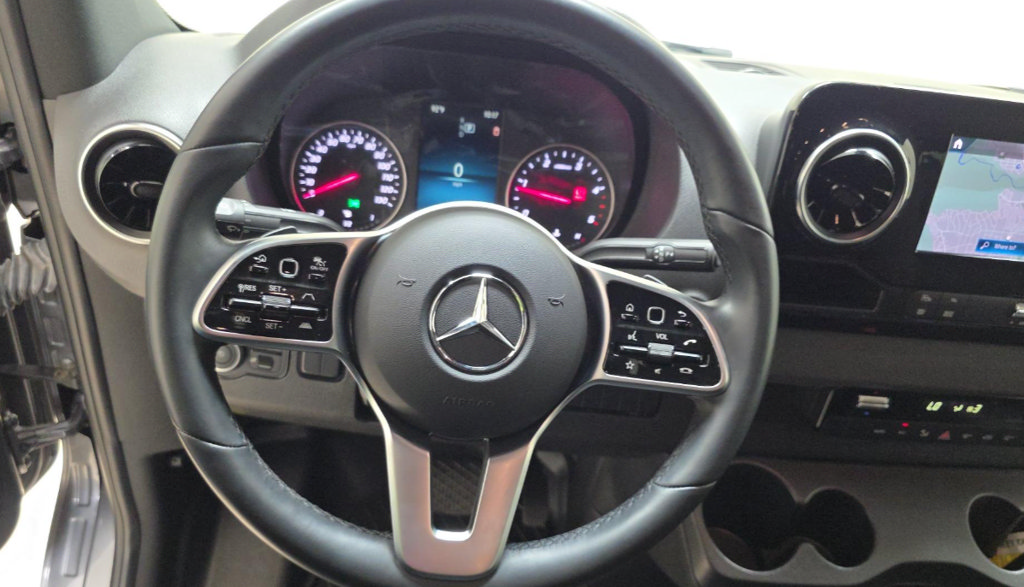 Used 2024 Mercedes-Benz Sprinter 2500 image 10