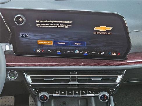 New 2026 Chevrolet Traverse Z71 w/ Enhanced Driving Package AWD/4WD image 13