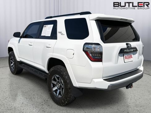 Used 2022 Toyota 4Runner TRD Off-Road Premium AWD/4WD image 4