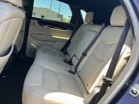 Used 2017 Cadillac XT5 Luxury w/ Driver Awareness Package FWD image 31