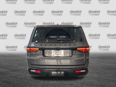 Used 2024 Jeep Wagoneer Series II RWD image 9